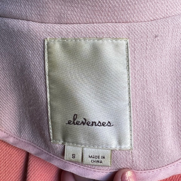 Elevenses scallop breast pink cropped
blazer from Anthropologie Size Small - Picture 12 of 13